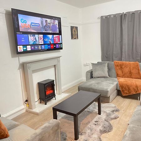 Hometel Digs Hidden Gem Large Comfy Home Can Sleep 15 Braunstone Town Eksteriør bilde