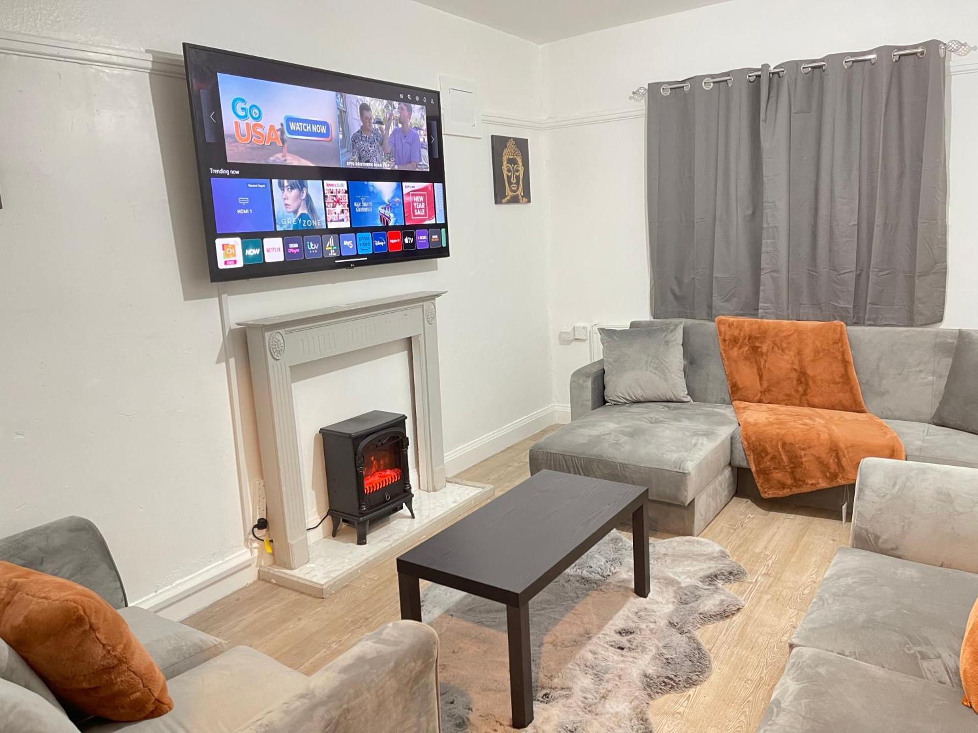 Hometel Digs Hidden Gem Large Comfy Home Can Sleep 15 Braunstone Town Eksteriør bilde
