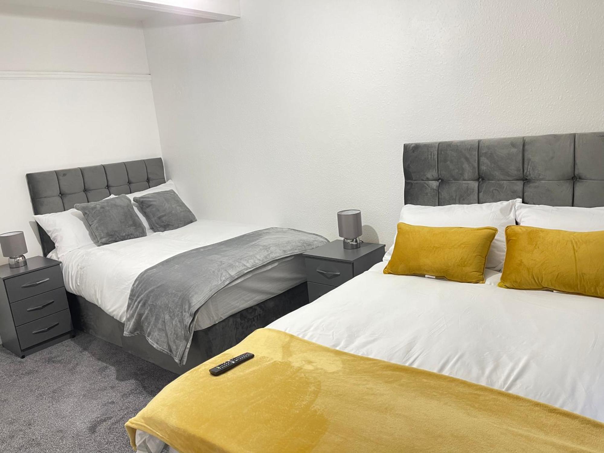 Hometel Digs Hidden Gem Large Comfy Home Can Sleep 15 Braunstone Town Eksteriør bilde