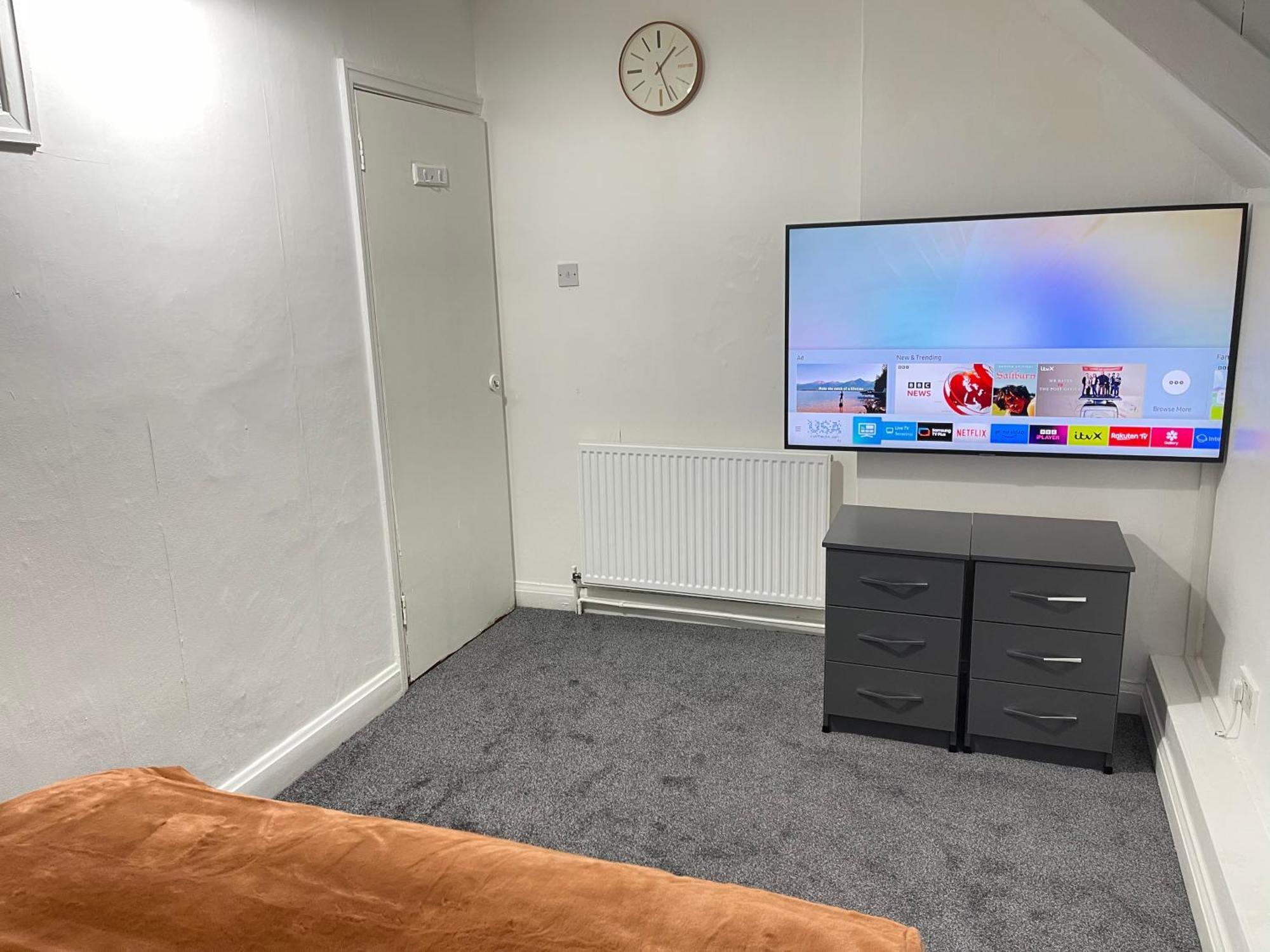 Hometel Digs Hidden Gem Large Comfy Home Can Sleep 15 Braunstone Town Eksteriør bilde