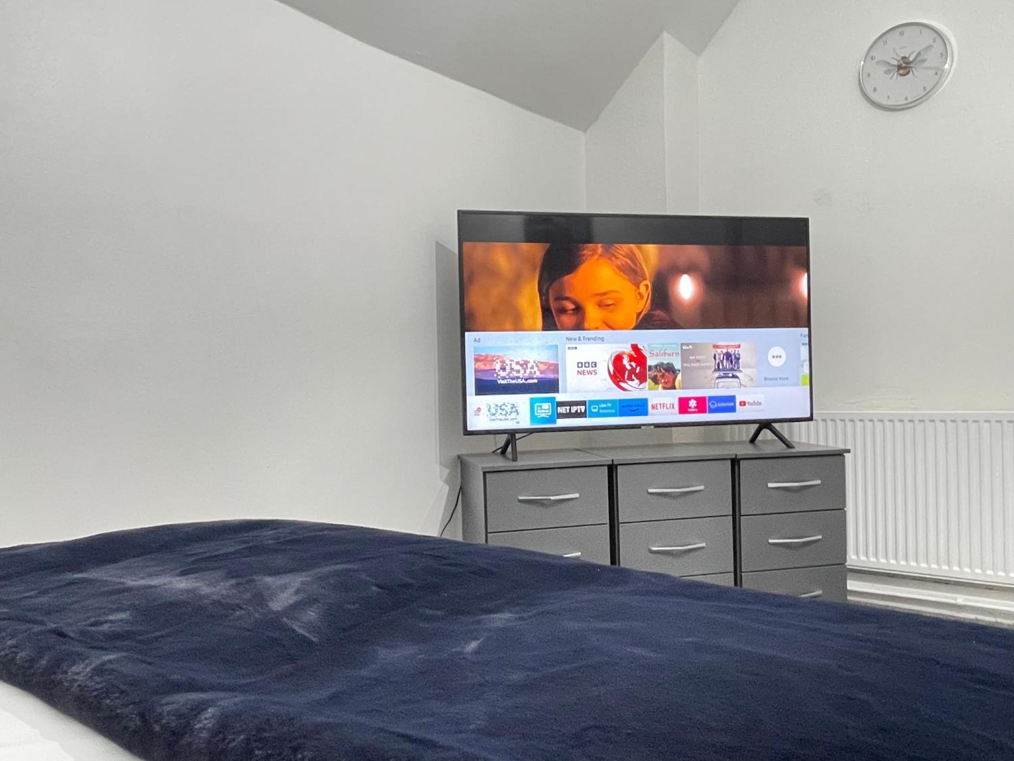 Hometel Digs Hidden Gem Large Comfy Home Can Sleep 15 Braunstone Town Eksteriør bilde