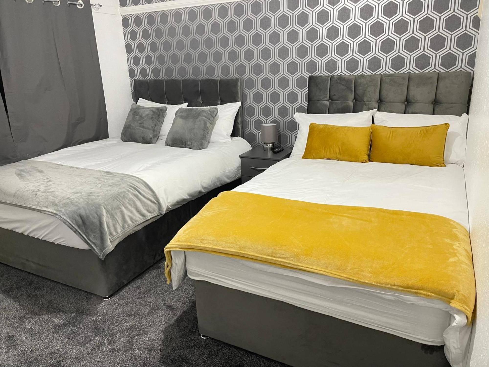 Hometel Digs Hidden Gem Large Comfy Home Can Sleep 15 Braunstone Town Eksteriør bilde